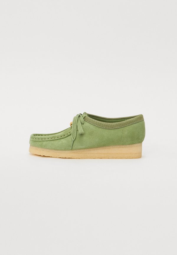 WALLABEE - Lace-ups - apple