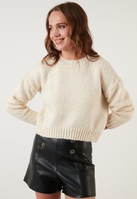 Non sélectionné, ecru