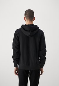 Thumbnail Image 3