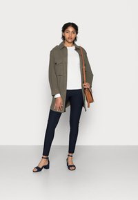 Kaffe KAJOLEEN - Leggings - Calças - midnight marine