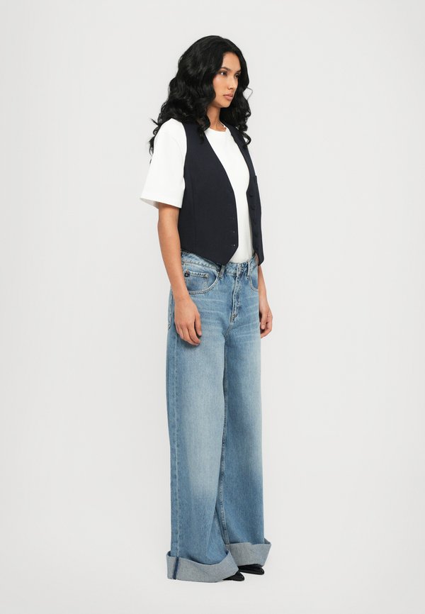 TOKYO SUPER WIDE CUFFED - Flared Jeans4