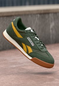 Unselected, grit green/grit gold-coloured
