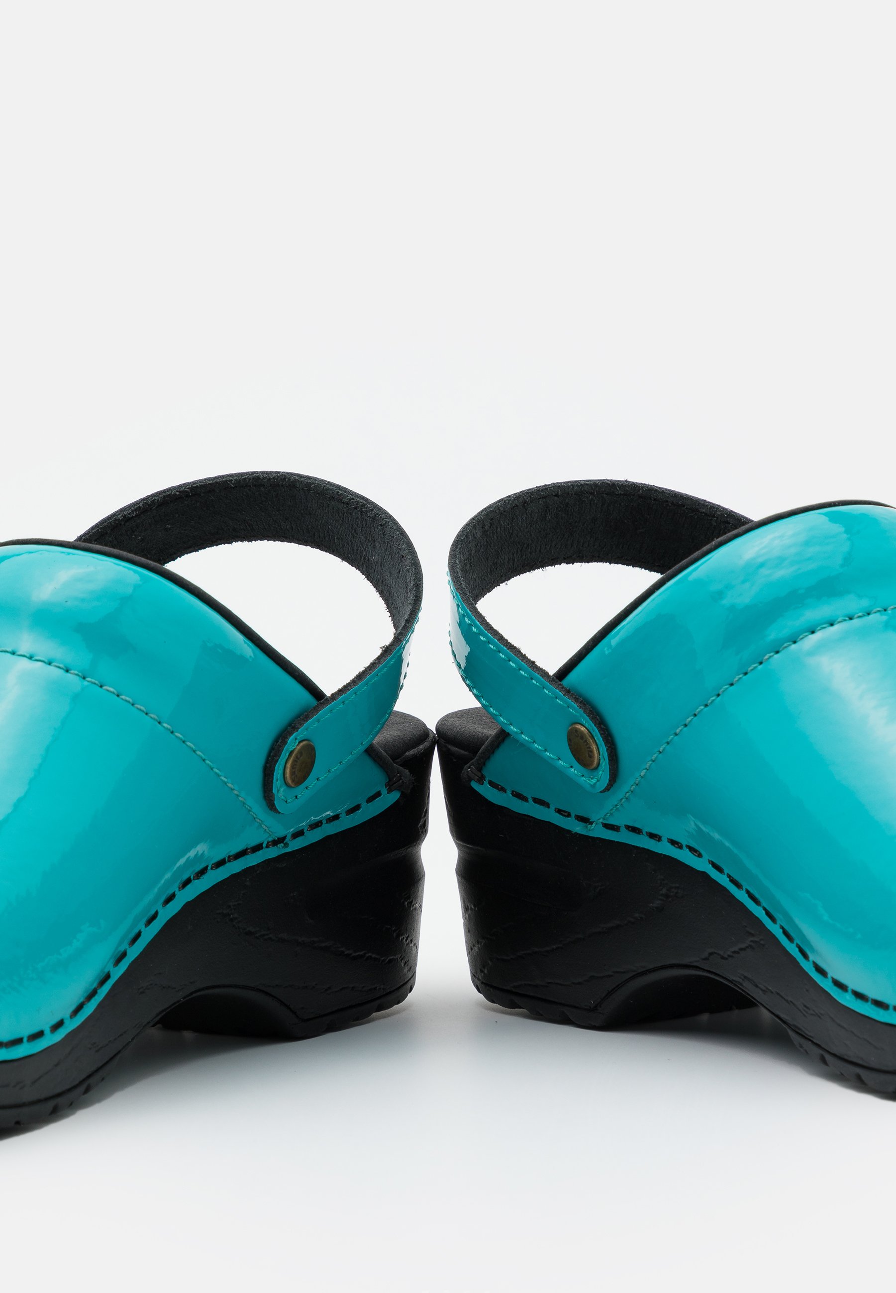 sanita freya clogs