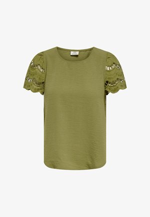 Bluză verde măsliniu cu guler rotund și mâneci scurte din dantelă, având margini ondulate și modele decupate brodate.