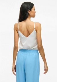VILA TRÄGER V-AUSSCHNITT - Tops - snow white