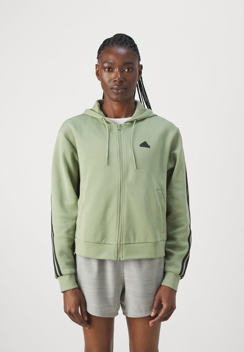 adidas Sportswear FUTURE ICONS THREE STRIPES FULL ZIP - Camisola com fecho - tent green