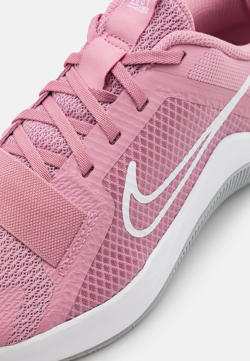 neon pink nike trainers
