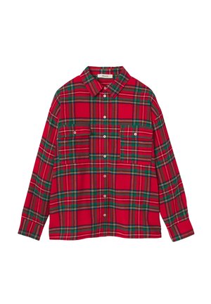 Chemise à carreaux rouges avec accents verts et noirs, manches longues, deux poches à l'avant et col classique.