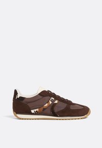 Stradivarius Sneaker low brown/braun