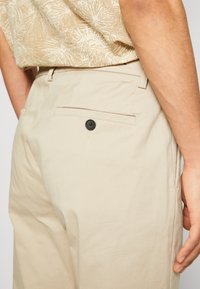 Antony Morato TROUSERS MARK SLIM FIT - Hlače chino - sand