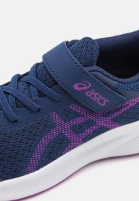 ASICS PATRIOT 13 UNISEX - Bėgimo batai plentui - blue expanse/bold magenta