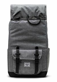 Zaino di tessuto grigio con design a roll-top, dettagli neri, tasca anteriore con due ganci e maniglia superiore.
