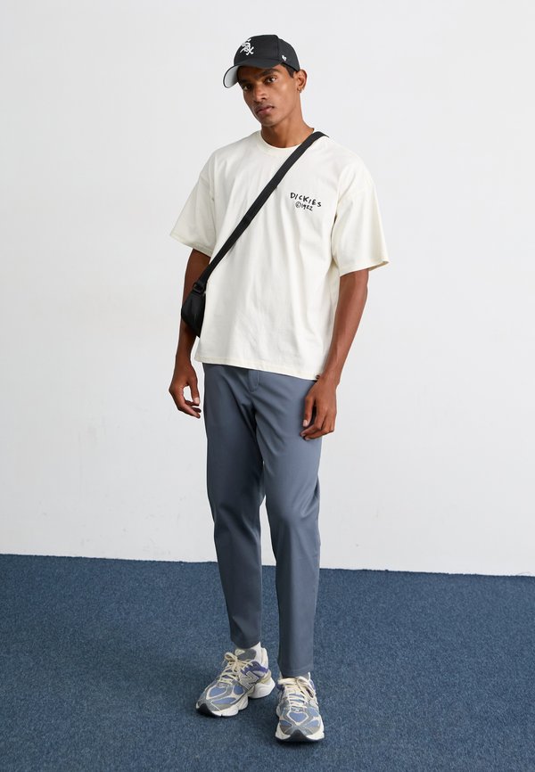 ATHLETICS STANDARD TAPERED PANT  - Trousers - graphite3