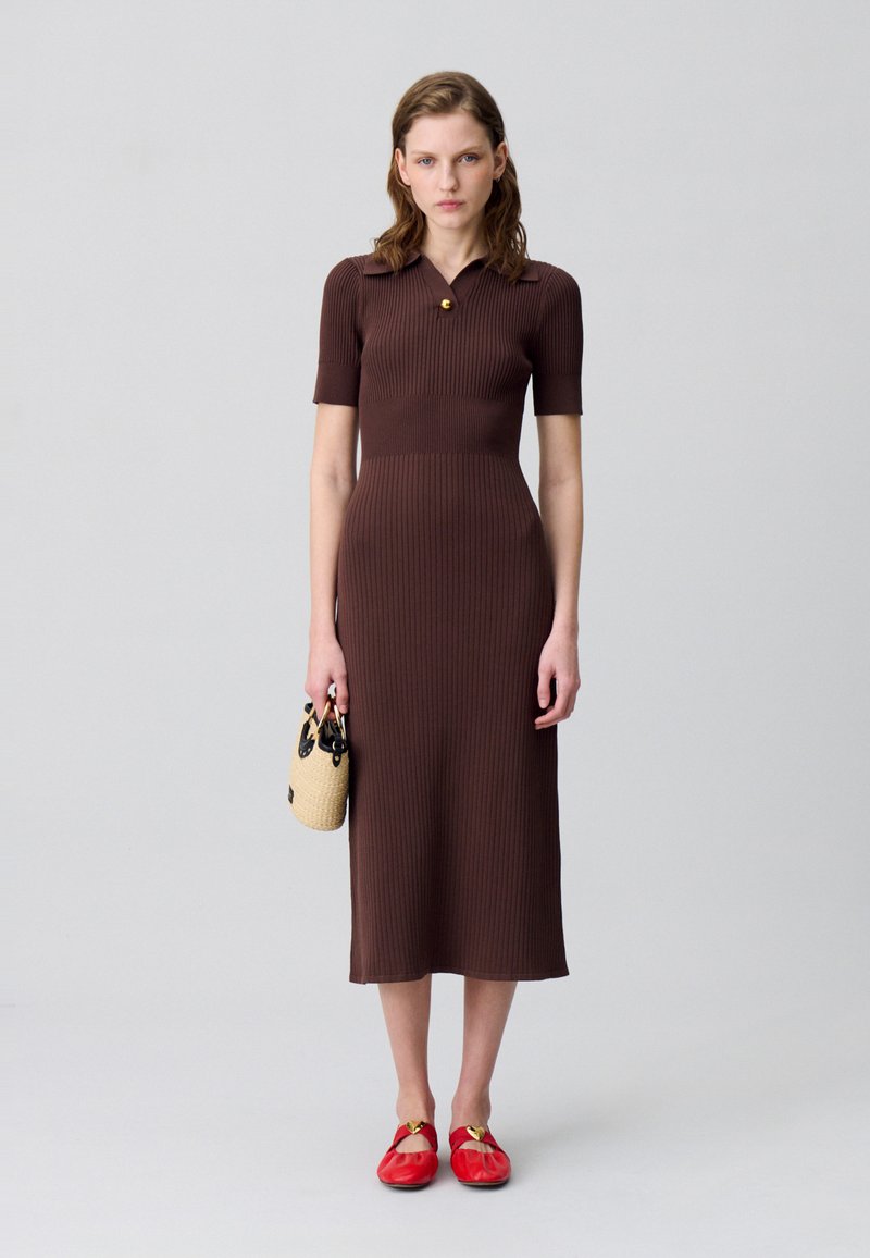 claudie pierlot brown dress Vestido Marron Sapato MICHU Vestido De Punto Marron/marrón neckline: cowl