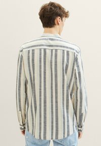 TOM TAILOR DENIM GESTREIFTES - Hemd - black bright orange stripe