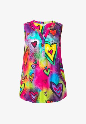 Ärmelloses Oberteil mit einem lebhaften, mehrfarbigen Herzmuster auf glattem Stoff, mit einem knopfartigen Halsausschnitt und einem lässigen Schnitt.