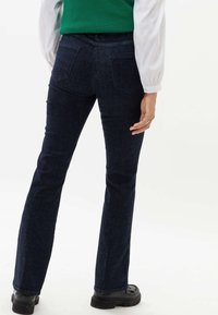 BRAX Vaqueros bootcut - dark-blue denim