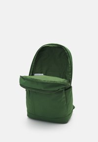 Nike Sportswear ELEMENTAL UNISEX - Ruksak - treeline/vivid green