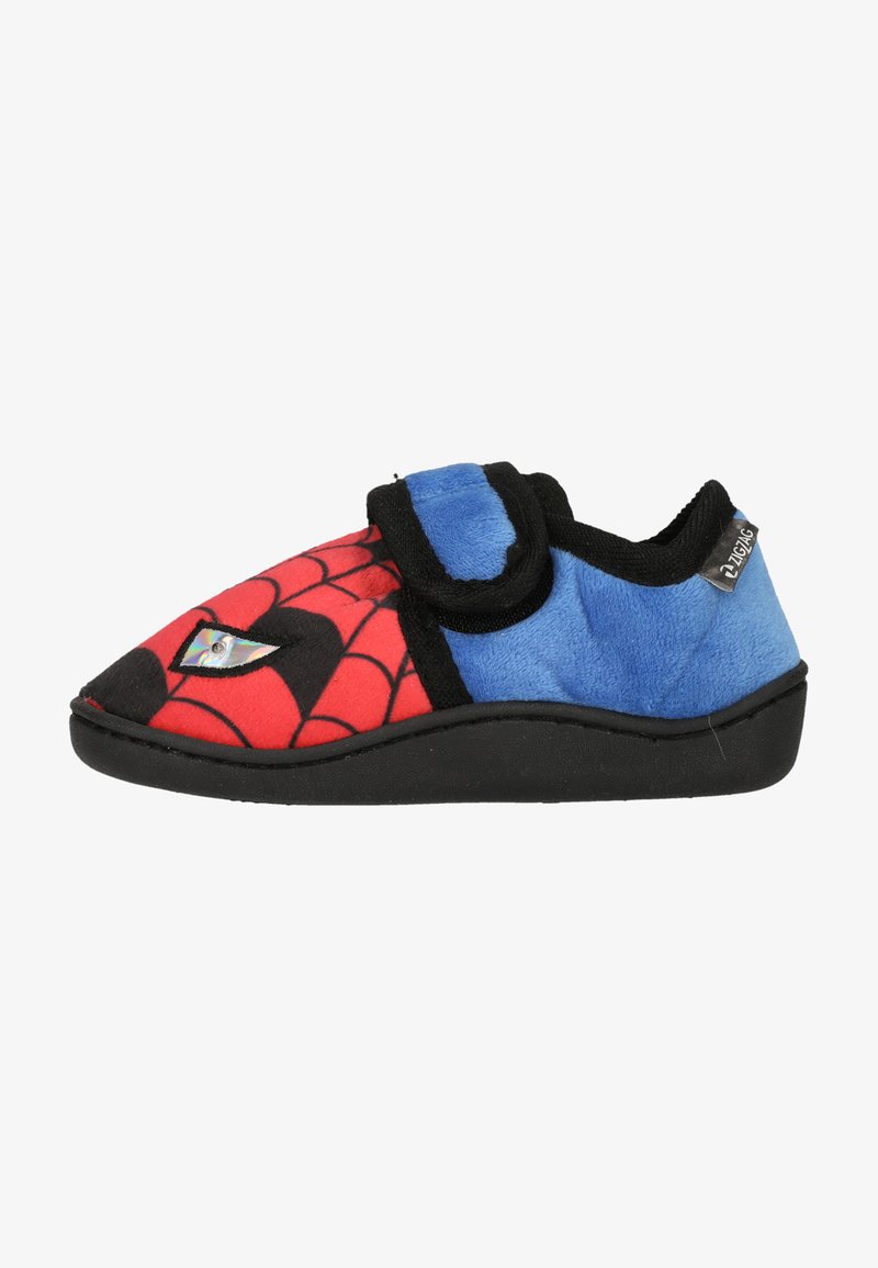 Chausson enfant avec motif toile d’araignée rouge Spider-Man et détail des yeux, talon en peluche bleu, semelle noire et bride velcro réglable.