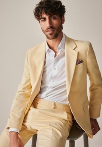 Next SLIM FIT MOTIONFLEX TWO BUTTON - Sako - yellow