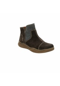 Hnědé semišové kotníkové boty s ribrovým šedým límcem, bílými švy a texturovanou gumovou podrážkou pro lepší přilnavost.