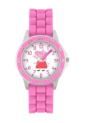 Montre pour enfants avec un bracelet en caoutchouc rose, un boîtier rond en argent, un cadran blanc, des accents roses, présentant un personnage de cochon de dessin animé et de grands marqueurs d'heure.