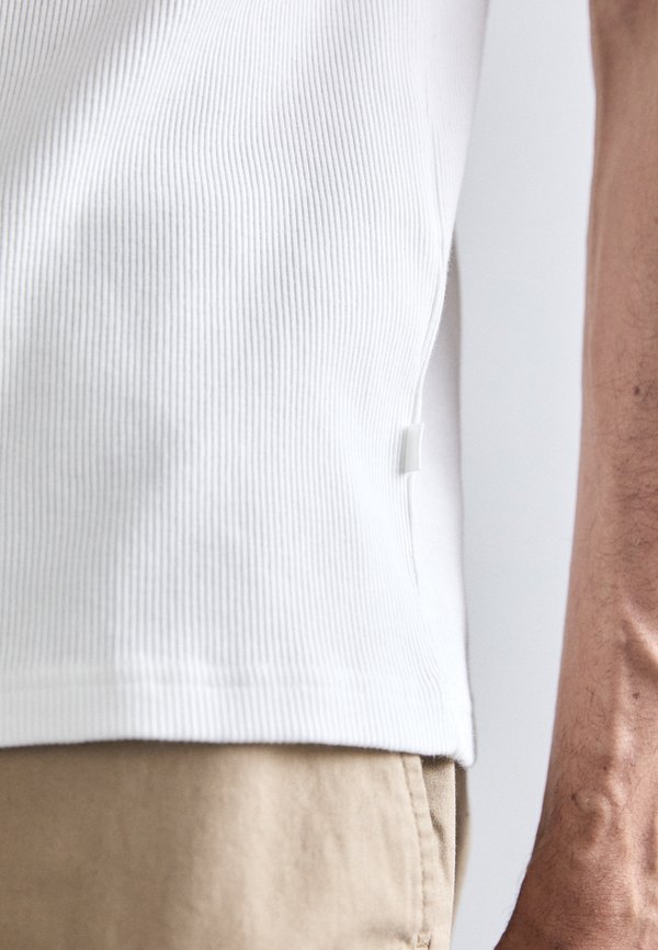 ROB SLIM TEE - Basic T-shirt3