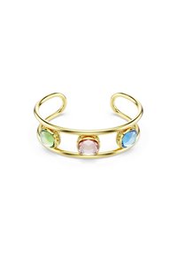 Bracciale in oro con tre pietre preziose: verde, rosa e blu. Design liscio e curvo con estremità aperte e impostazioni decorative per le pietre.