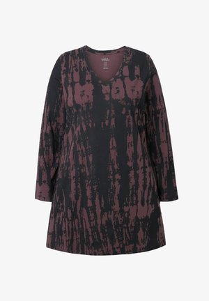 Langærmet V-hals tunika i sort med et maroon abstrakt mønster. Fremstillet af blødt stof, har den en afslappet A-line form.