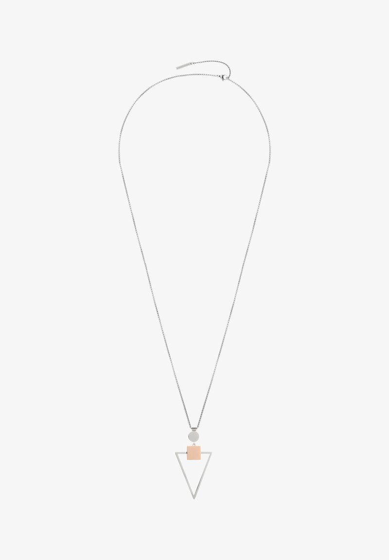 Zilveren ketting met een driehoekige hanger, een ronde kraal en een rosegouden vierkante accent, die geometrische vormen benadrukt.