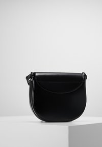 HUGO Skuldertasker - black