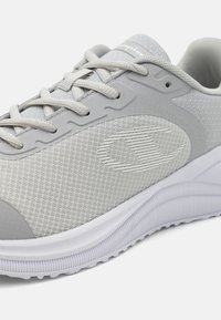 Champion SYPHON ENGAGE - Tenisice za trening - grey/white