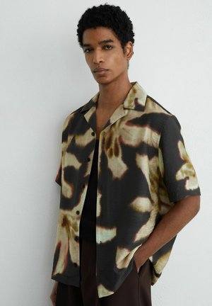 Reiss, REGULAR FIT - SPRINGS GRAPHIC FLORAL-PRINT SHORT-SLEEVE SHIRT . - Hemd - black