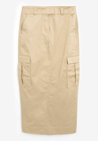 Jupe beige jusqu'au genou avec passants pour ceinture, poches latérales et grandes poches cargo à rabat des deux côtés, en tissu lisse.