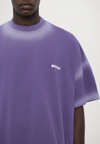 Bonsai TEE LOGO PRINTED GRAPHIC UNISEX - Triko s potiskem - special dye