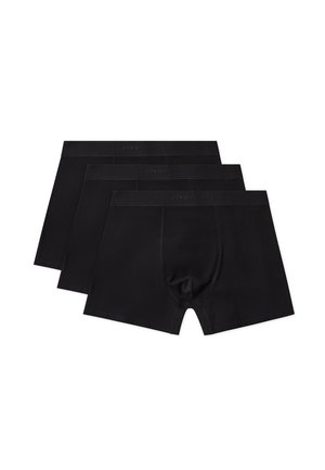 Trzy czarne męskie bokserki ułożone na sobie, z elastycznymi pasami w talii i profilowaną przednią kieszenią dla wsparcia.