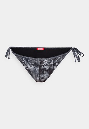 Črno-sivo bikinijevo dno z denim vzorcem, z vezalkami ob straneh in rdečo oznako "DIESEL" spredaj. Raztegljiv material.