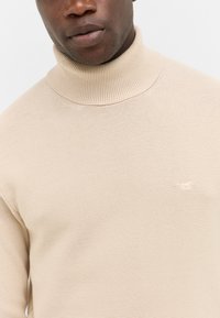 Mustang ELGIN beżowy