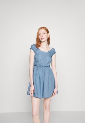 ONLY SMOCK STRING DRESS  - Φόρεμα ημέρας - medium blue denim