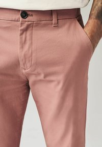 Next SLIM FIT STRETCH - Chinos tipa bikses - pink