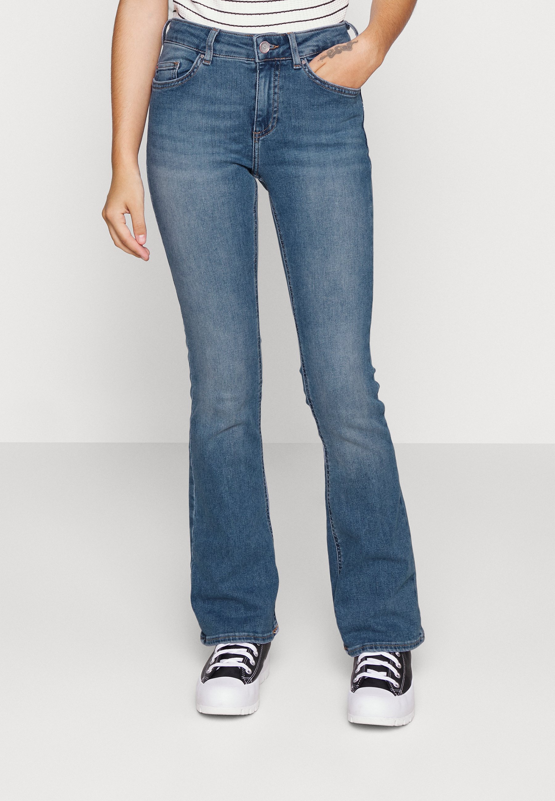 jeans flare petite