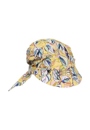 Żółta czapka z tkaniny z wzorem zielonych, niebieskich i różowych liści, z tylną częścią zawiązaną na supeł oraz małym czarnym guzikiem z boku.