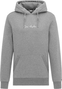 Sweat à capuche gris avec une poche kangourou avant, une capuche ajustable avec cordon de serrage et un texte brodé sur la poitrine. Confectionné en tissu doux et texturé.