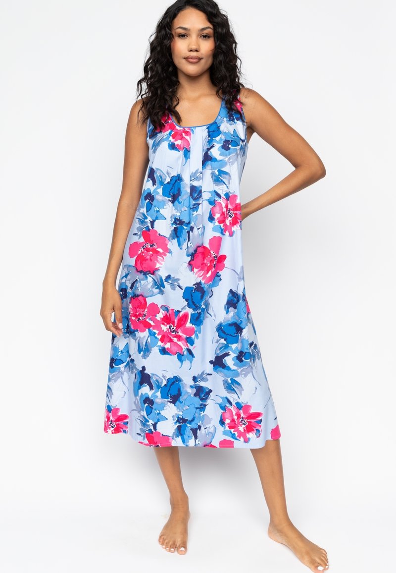 Abito senza maniche floreale di colore azzurro chiaro, con grandi fiori rosa e blu, design fluido a silhouette A-line e texture di tessuto morbido.