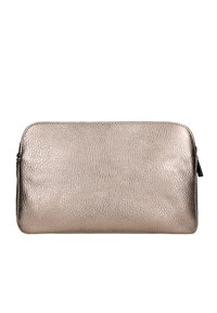 Borsa cosmetica rettangolare in rosa gold metallizzato, con texture e chiusura con zip, angoli arrotondati e superficie liscia.