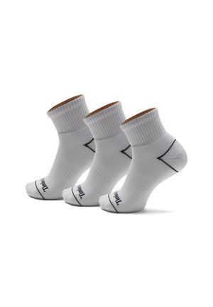 Witte katoenen crew-sokken met ribbelstructuur, versterkte hiel en teen, en logo gedrukt op de manchet. Drie paar zij aan zij weergegeven.