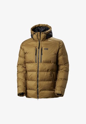 Chaqueta acolchada de un cálido color marrón con cuello alto y detalles en negro. Cuenta con bolsillos con cremallera en el pecho y los lados, fabricada con material sintético.