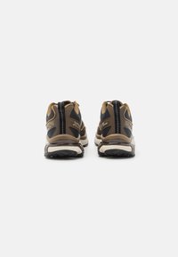 Salomon Sportstyle XT-6 EXPANSE UNISEX - Sporta apavi - earth brown/coyote brown/almond milk