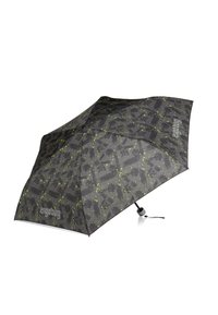 Ergobag-Regenschirm mit schwarzem Grund, der ein auffälliges grünes Spritzmuster zeigt. Leichtes Material und ein kompaktes, faltbares Design.