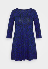 Vestido com padrão de leopardo azul, apresentando um decote redondo e mangas até ao cotovelo. Tecido liso e elástico com um design de saia rodada.